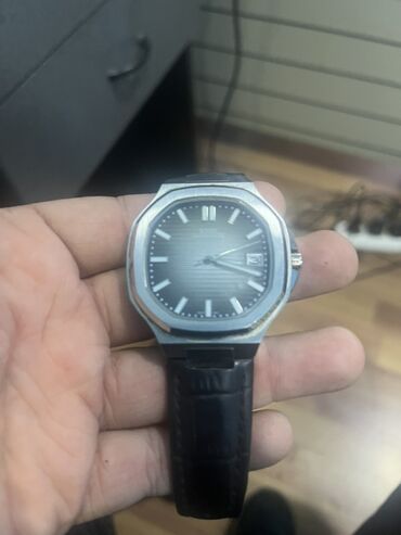 Toy paltarları və aksesuarları: Qol saatı, VMF, rəng - Gümüşü