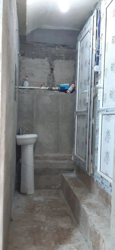 Anbar və emalatxanalar: Nizami r. Neftçilər m/s. yaxınSahəsi 70kv.m. obyekt icarəyə verilir — 7