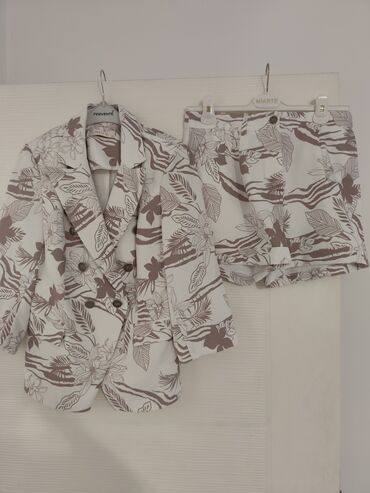 siroke cvetne pantalone: L (EU 40), Polyester, Floral, color - Multicolored
