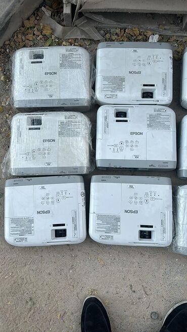 Proyektorlar: İşlənmiş Proyektor Epson, Pulsuz çatdırılma, Rayonlara çatdırılma, Ünvandan götürmə — 13