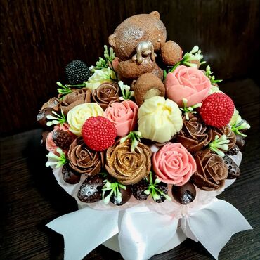 подарок жене на день рождения: Сладости подарок Цветы из шоколада. Бельгийский шоколад. Поставка