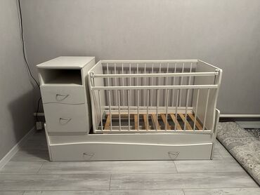 манеж кровать с матрасом: Манеж керебет, Колдонулган, Комоду менен, Башка материал