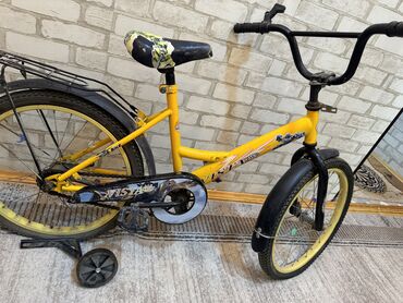 Велосипеды: Б/у Четырехколесные Детский велосипед Adidas, 20", Самовывоз