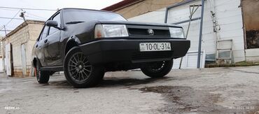 Tofas: Tofaş Şahin sedan – qara rəng, 4 qapı, arxa ötürücülü. Xüsusiyyətlər — 14