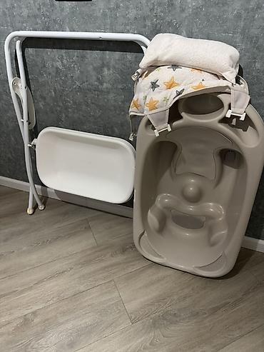 hamam rəfi: İtaliya istehsalı CAM (Il Mondo del Bambino) körpə vannası və stendi — 6