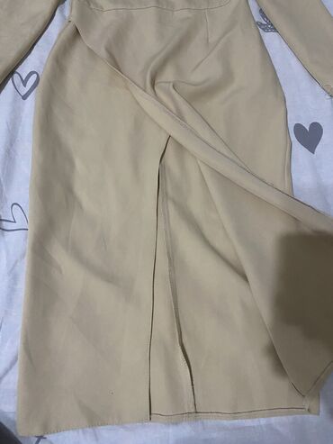 Вечерние платья: Вечернее платье, Короткая модель, С рукавами, S at lalafo.kg — 4 Вечерние платья: Вечернее платье, Короткая модель, С рукавами, S — 4