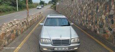 mersedes pikab: Mercedes-Benz 240: 2.4 l | 1998 il Sedan