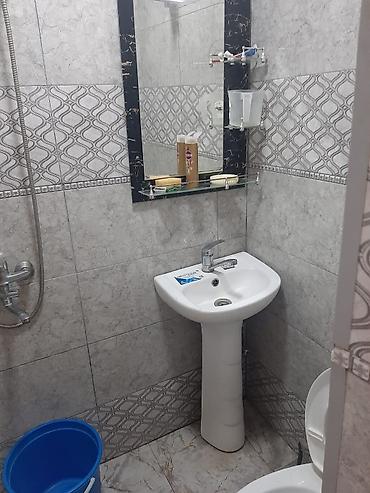 lalafo lenkeran kiraye evler: Xirdalanda 1 otaqli heyet evi. Ev pajarniya yaxindir.tek yasamaq ucun — 8