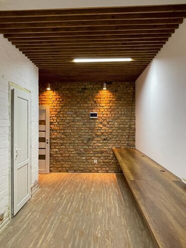 Офисы: Общая площадь - 36 м2 2 кабинета Отдельный вход  Санузел, евроремонт — 2