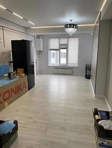 Продаю 1 комнатную квартиру в жк Ала -Тоо. 53 м2 на 9 этаже .срочная