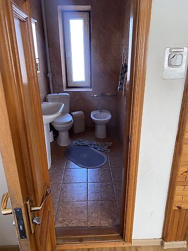 Продажа коттеджей и домов: ПРОДАЕТСЯ ДОМ В ПРЕСТИЖНОМ РАЙОНЕ БИШКЕКА 🏡 Продается 2-х этажный дом — 24