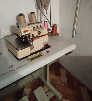 tikiş maşinlari: Yamata Overlok.
4 saplıdır,Əla vəziyətdədir.Usdada olmayıb