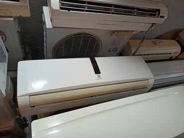 Kondisionerlər: Kondisioner Electrolux, 85-90 kv. m, Split sistem