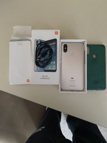 xiaomi mi4 3 16gb white: Xiaomi Mi A2, 64 GB, rəng - Qızılı, 
 Qırıq, Düyməli, Sensor