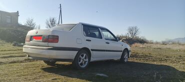 Volkswagen: Volkswagen Vento: 1993 г., 1.6 л, Механика, Бензин, Седан — 5