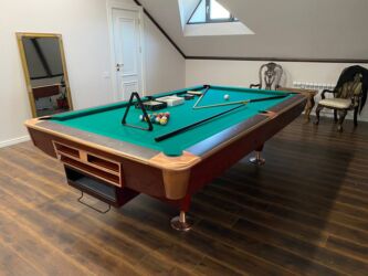 Bilyard masaları: - Yenidir upakovkadadır - Ölçüsü 284 cm × 157 cm - Yüksək — 6