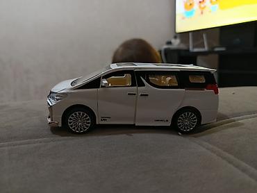 Модели автомобилей: (минивэн/кроссвэн) в масштабе приблизительно 1:24– цвет белый — 6