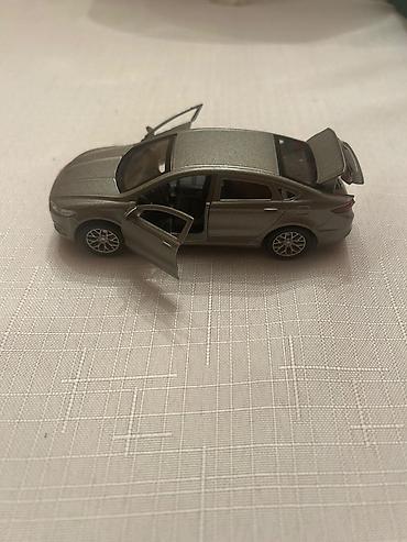Oyuncaq nəqliyyat: Metal miniatür sedan model avtomobil - Korpus: metal gövdə, detallı — 8