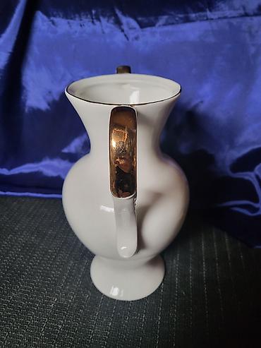 Ostali kućni dekor: Vaza 70te Zajecar porcelan. Vaza porcelanska perfektna,pozlata — 6