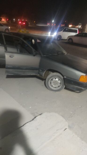 талас ауди: Audi 100: 1986 г., 2.2 л, Механика, Газ, Седан