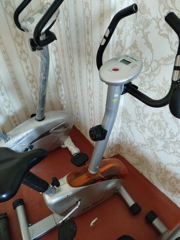Boks kisələri: Maqnitik velotrenajor – TA Sport - Daxili kompyuterli panel: kiçik
