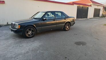 Mercedes-Benz: Mercedes-Benz 190: 2 l | 1989 il Sedan — 4