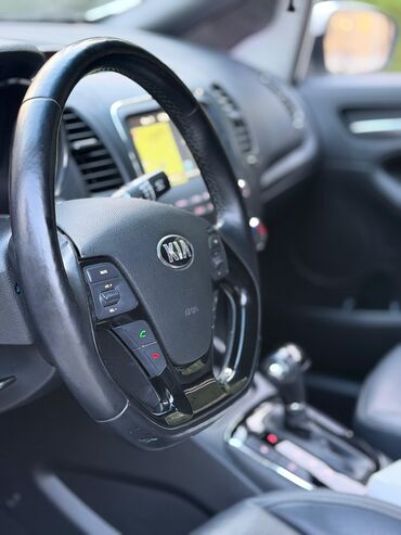 Kia: Kia K3: 1.6 l | 2017 il Sedan — 15