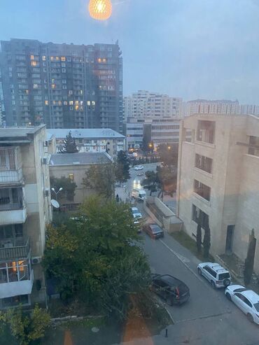 Uzunmüddətli kirayə mənzillər: Elimlər metrosuna yaxın Musabəyov parkin yani 5 mertebeli binanın -da lalafo.az — 6 Uzunmüddətli kirayə mənzillər: Elimlər metrosuna yaxın Musabəyov parkin yani 5 mertebeli binanın — 6