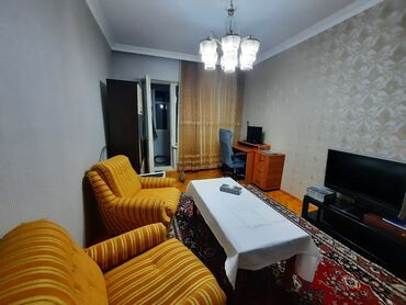 Uzunmüddətli kirayə mənzillər: 4 otaqlı mənzil kirayə verilir orta blok orta mərtəbədə — 8