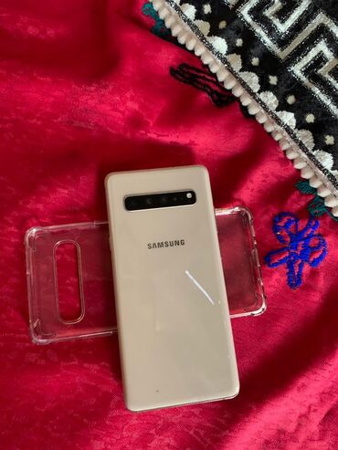 samsung s15: Samsung Galaxy S10 5G, Б/у, 256 ГБ, цвет - Золотой, 1 SIM