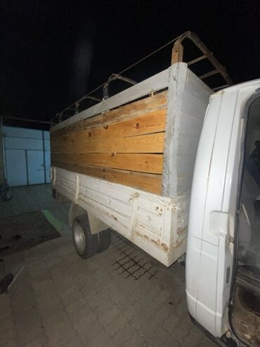 Yük maşınları: Yüngül yükdaşıma üçün praktiki bortlu yük maşını. Xüsusiyyətlər: - Ağ — 8