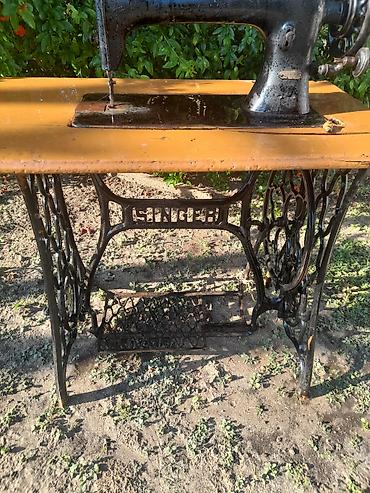 maşınka: Raritet antikvar paltar tikən maşın “Singer”. 70 ilin maşınkası — 2