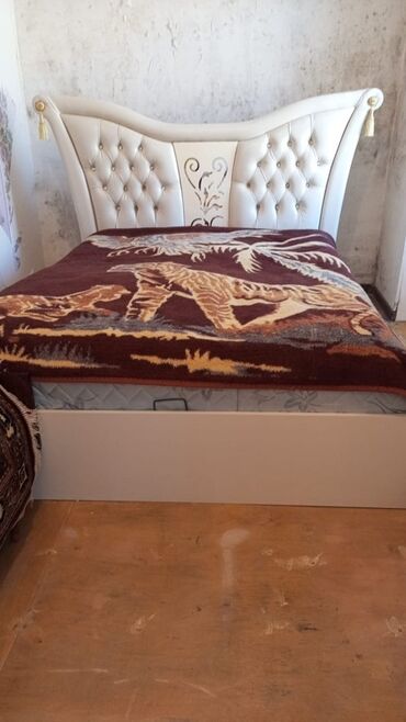 двуспальная кровать с матрасом: Двуспальная кровать, С подъемным механизмом, С матрасом