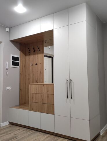 Шкафы для одежды: Мебель на заказ, Элегантный гардероб в современном стиле, выполненный — 14