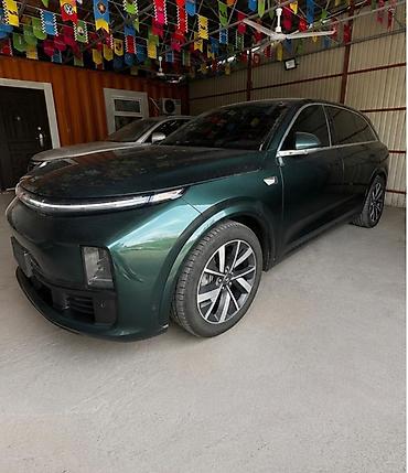 авто клей: Lixiang L7: 2023 г., 1.5 л, Автомат, Гибрид, Кроссовер — 2