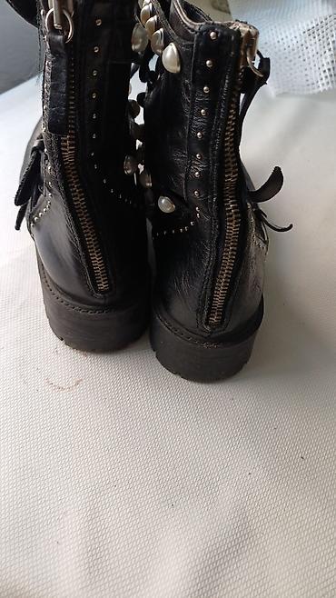 dr martens: Женские черные ботинки в рок/байкерском стиле. - Материал — 1