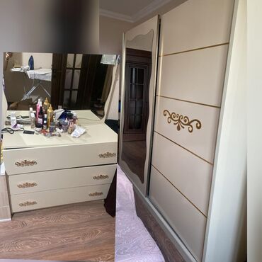hamam şkafi: Dolab termo cəmi 250₼ təcili satılır dolab 2.2*2.3 8 km Neftciler