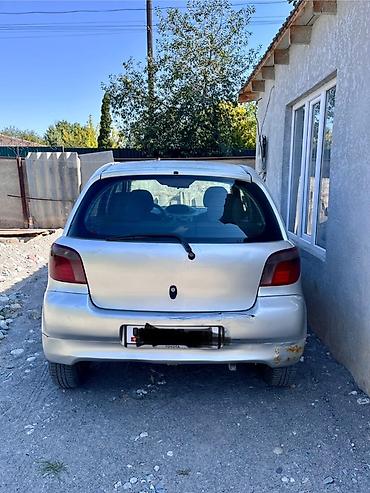 kirgiz auto: Toyota Yaris: 2000 г., 1.3 л, Механика, Бензин, Хэтчбэк — 3
