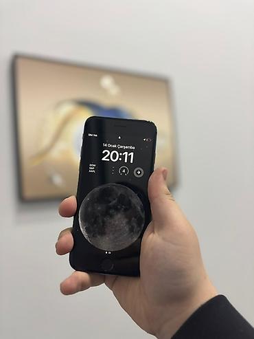 i̇pone 7: IPhone 8, 64 GB, Qara, Barmaq izi — 7