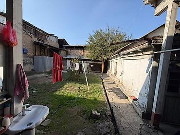 участок с сарбан: 4 соток — 2