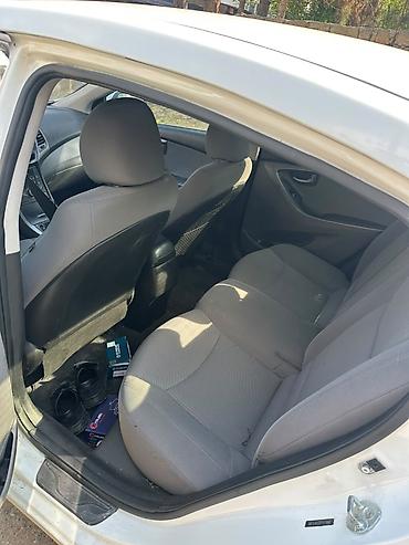 e class 220: Hyundai Elantra: 1.8 l | 2014 il Sedan — 6
