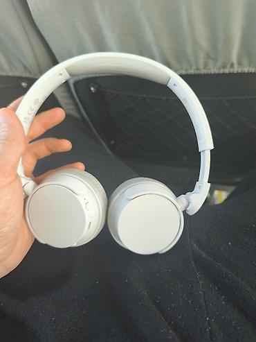 philips qulaqlıq: Yaxsi vezyetde hecbir problemsiz .Ağ rəngli on-ear qulaqlıq.Gördüyünüz — 2