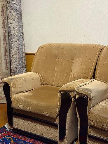 chester divan: Klassik üslubda yumşaq mebel dəsti - Tərkibi: 3 nəfərlik divan və 1 — 2