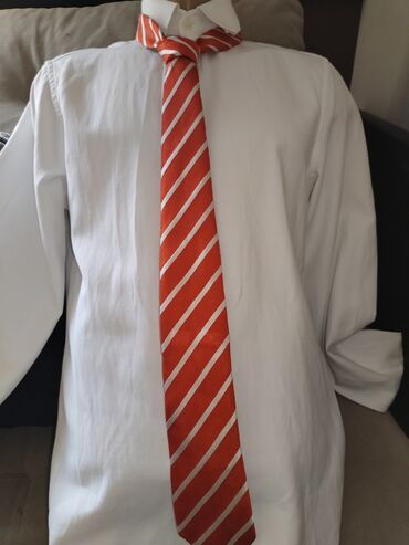 kravata 21: Svilena kravata
Kao nova