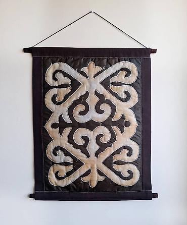 Панно: Национальные стеганные панно. Материал - натуральный шелк. Размеры 35 — 9