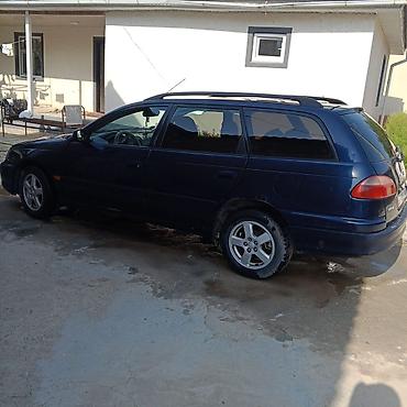 jak авто: Toyota Avensis: 2001 г., 1.8 л, Механика, Универсал — 8