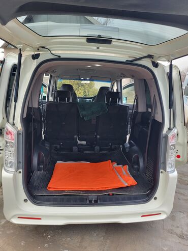 Honda: Honda Stepwgn: 2010 г., 2 л, Автомат, Бензин, Минивэн — 5