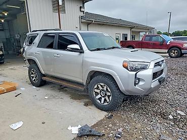 2023: Toyota 4Runner: 2023 г., 4 л, Автомат, Бензин — 2