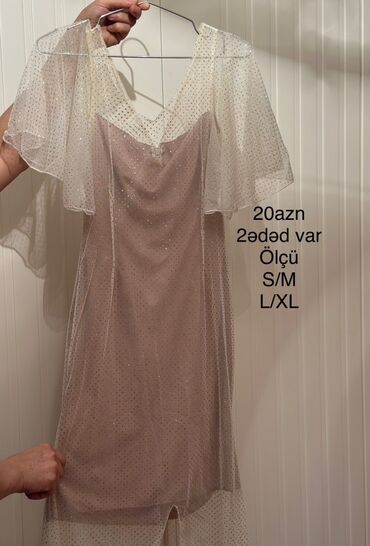 yun jaketlər: DƏRZİDƏ ÖZƏL TİKİLİB. 1 dəfə geyinilib. 2 ədəd mövcuddur. İdeal