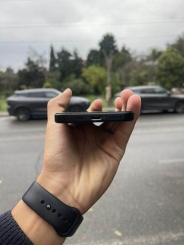 iphone 15 ekrani: IPhone 15, 128 GB, Qara, Face ID — 5